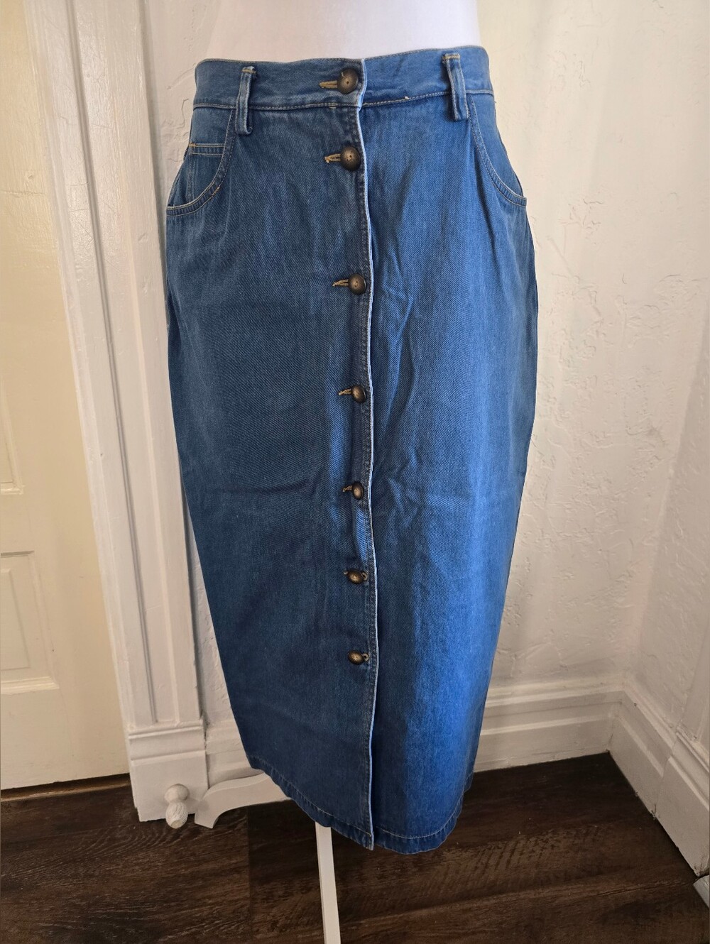Vintage Liz Claiborne Classic Blue Denim Button-Front Midi Skirt